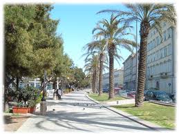 Viale Italia con palme
