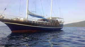 barca a vela due alberi