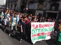scuola corteo