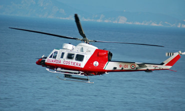 Marittimo soccorso a bordo dall’elicottero della Guardia Costiera