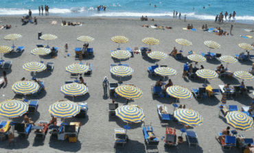 Spiagge, campeggi, estetisti: tutte le linee guida anti-Covid