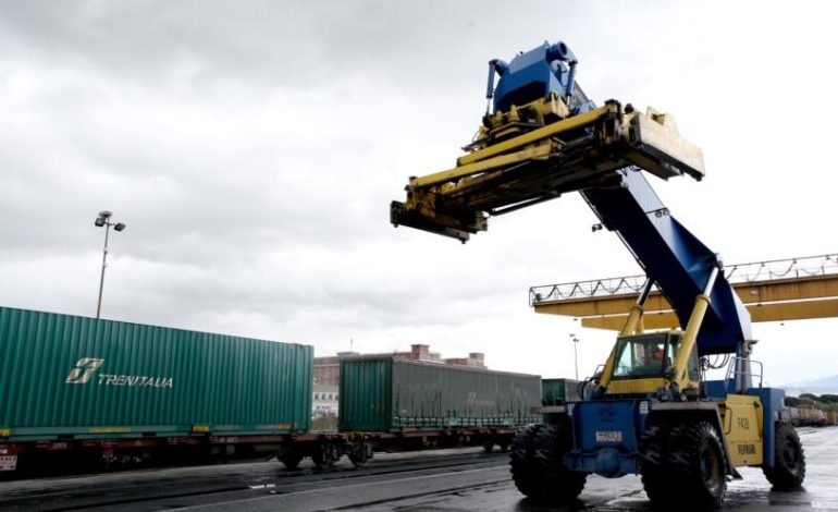 Dal piano industriale delle ferrovie 62 miliardi anche per le reti cargo: investimenti su Livorno