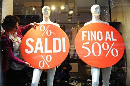 Saldi invernali, sei famiglie su dieci faranno shopping