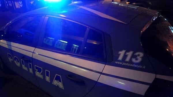 Via Grande, spacca la vetrina con un pugno: denunciato 24enne