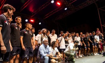 Entusiasmo alle stelle. La città abbraccia gli amaranto