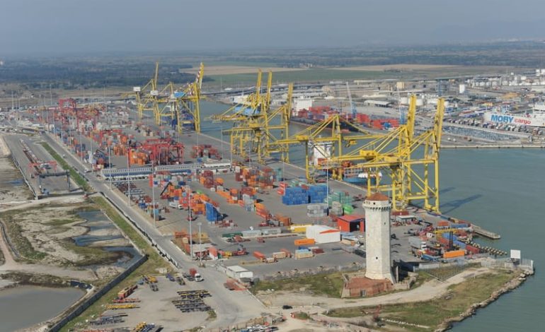 Porto. Via ai lavori per consentire di ricevere portacontainer da 11.000 Teu