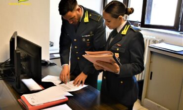 Sequestro da mezzo milione per due aziende. Usavano gli utili per pagarsi maxi compensi