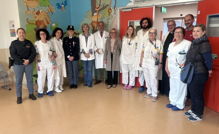 Polizia di Stato in visita ai piccoli pazienti della Pediatria dell’Ospedale di Livorno