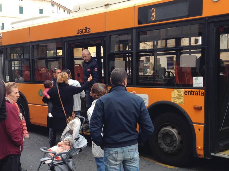 Autobus fermo
