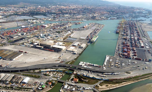 Porto con ferrovia