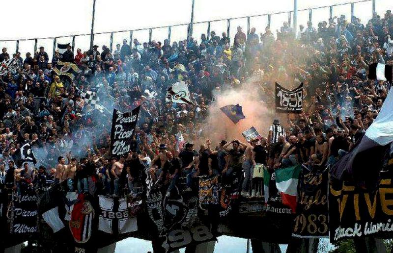Tifosi Ascoli