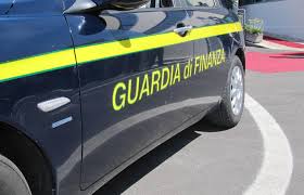 auto finanza di fianco