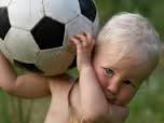 bambino con pallone