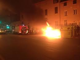 cassonetto a fuoco