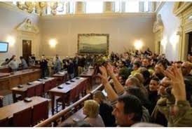 consiglio in protesta