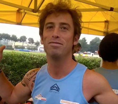 maratoneta colto da malore