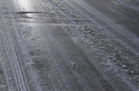 strada-ghiaccio-e-neve