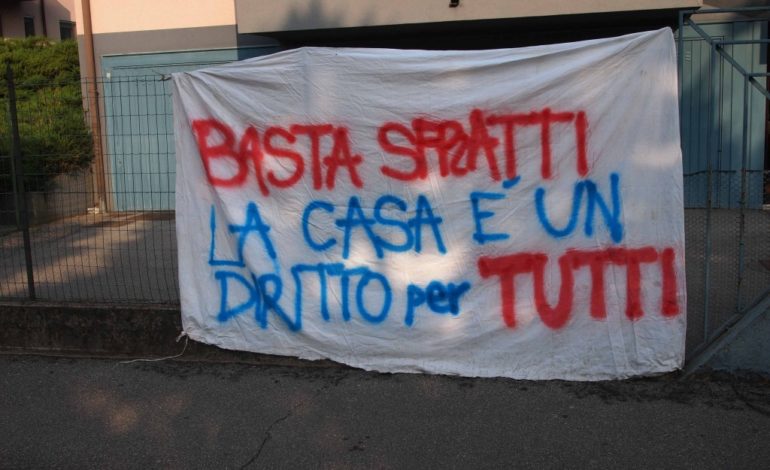 Ex sede Atl occupata da 25 famiglie