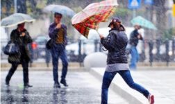 Allerta arancio fino alle 17 di domani. Scuole, parchi e cimiteri chiusi