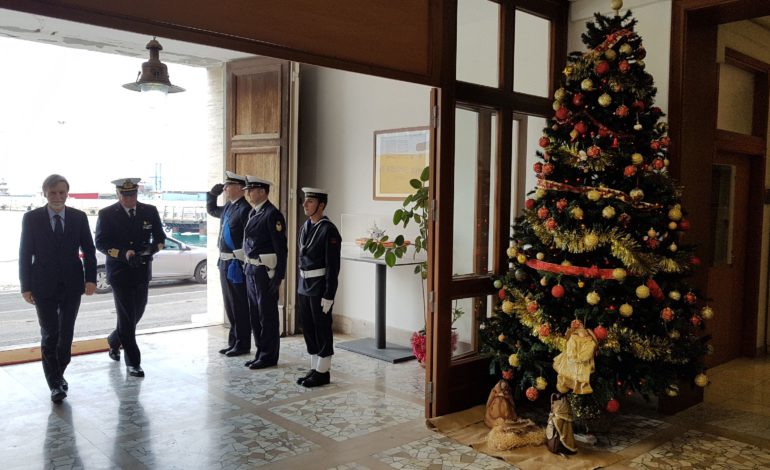 Il Ministro Delrio in visita alla Capitaneria di Porto