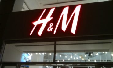 Tre adolescenti sorprese a rubare H&M