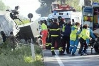 Frontale sull’Aurelia a Pisa, muore una donna. Grave la figlia