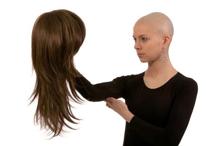 Parrucche per patologie oncologiche, contributi fino a 300 euro