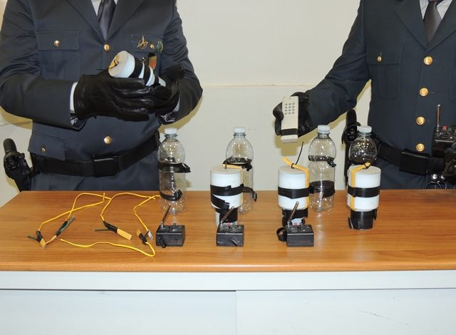 In auto con ordigni esplosivi. Arrestato livornese