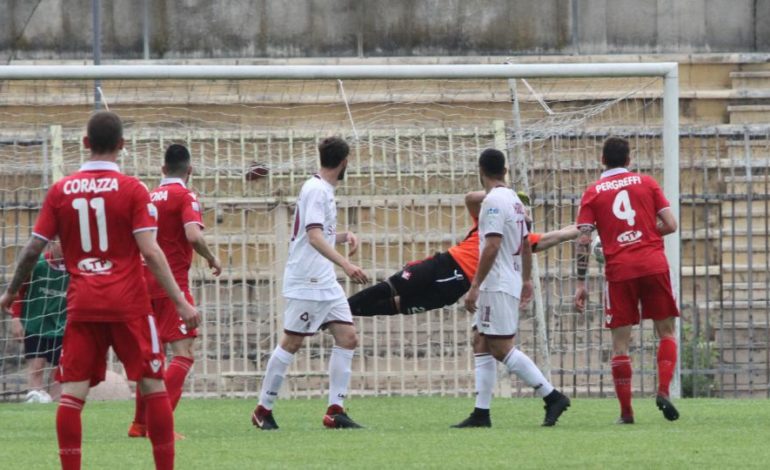 Piacenza Livorno 2-2 Vantaggiato chiude da Capocannoniere