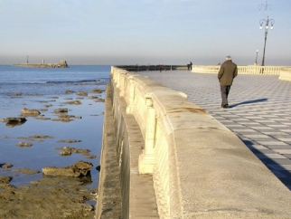Revocato il divieto di balneazione nel tratto di mare della Terrazza Mascagni e della Bellana