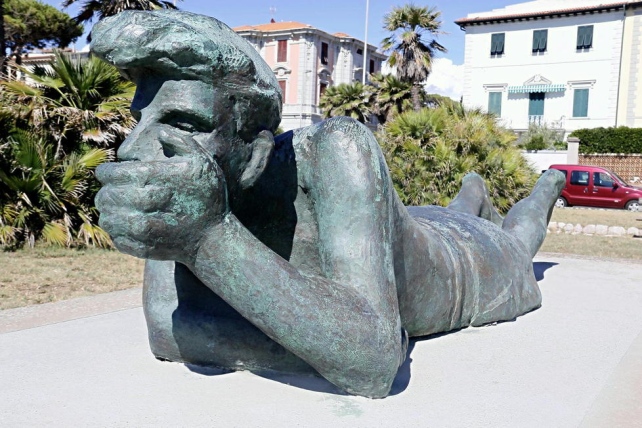 Statua il Pescatore riconsegnata alla città