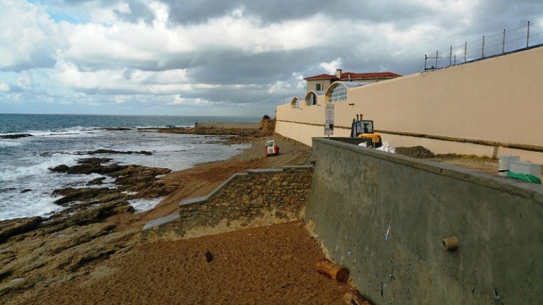 Pulizia alle spiagge dell’Accademia e del moletto di S. Jacopo