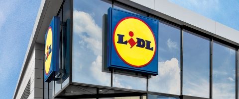 Rapina il Lidl e si dà alla fuga con i soldi
