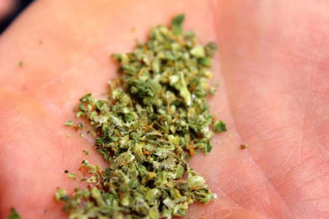 Minorenne trovato con hashish e marijuana, denunciato