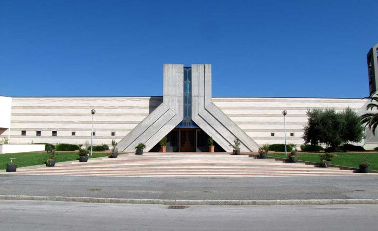 Furto nella parrocchia di Santa Lucia: danni a sacrestia e uffici