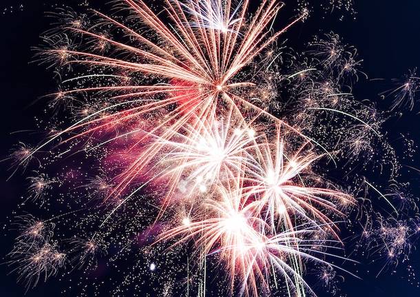 Fuochi d’artificio in città, indagano le forze dell’ordine