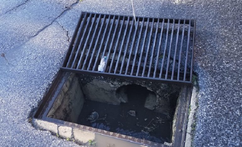 Interventi di pulizia alle caditoie stradali