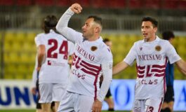 I saluti di Vantaggiato: "I miei figli appena nati hanno indossato la maglia amaranto"