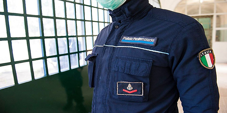 Carceri, preoccupano le violenze ai danni degli agenti. I sindacati chiedono l’utilizzo del Taser