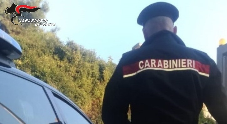 Sottraggono 480 euro da un portafogli dimenticato. Denunciati per furto