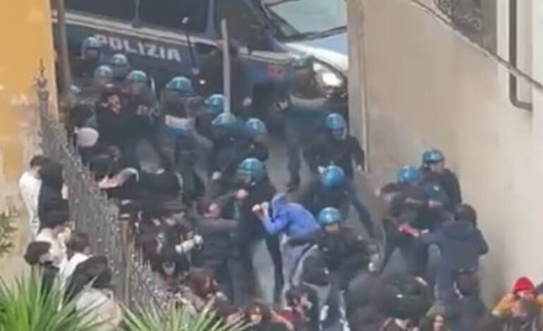 Manifestazioni pro Palestina a Pisa e Firenze, la polizia carica i cortei