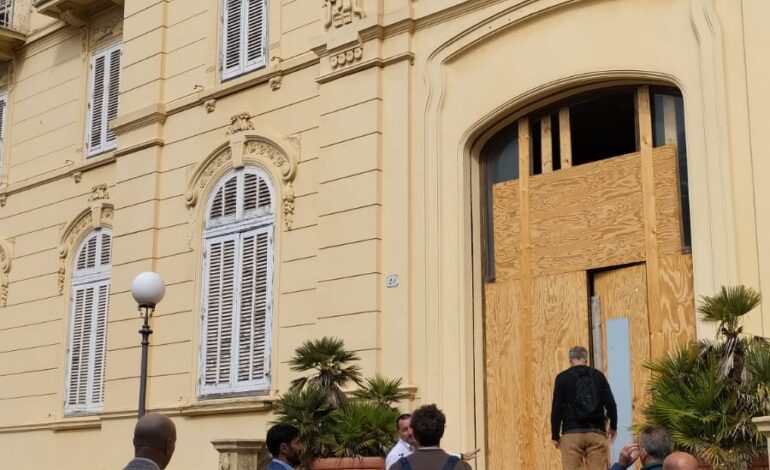 Presenze all’interno dell’ex Hotel Terme del Corallo, interviene il sindaco