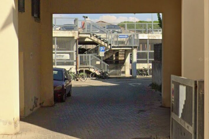 Lavori al Parcheggio Del Corona, sosta interdetta al piano seminterrato e sul piazzale