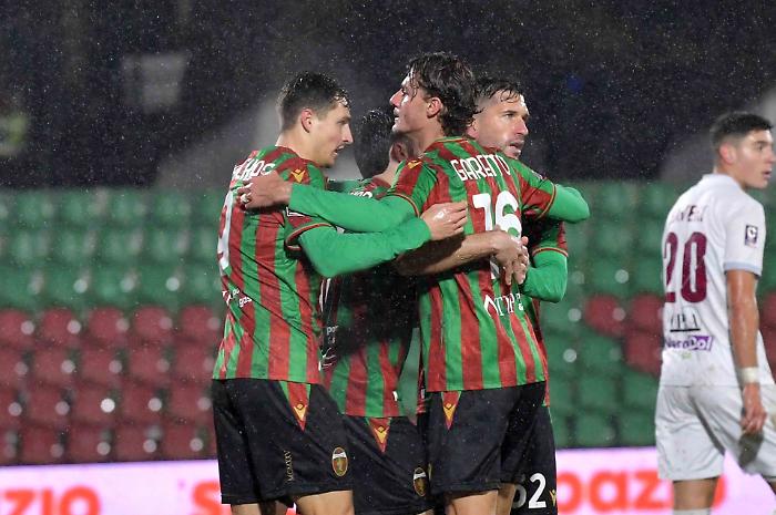 Ternana Livorno 2-1 Prima Sconfitta per Venturato