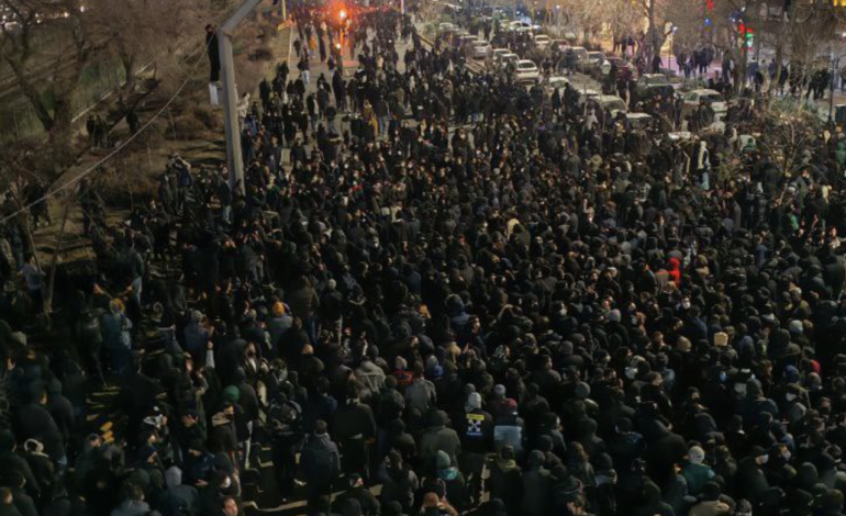 Iran: approvata mozione di solidarietà alla popolazione 