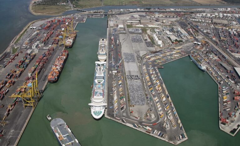 Il Tar Toscana abolisce i vincoli paesaggistici e urbanistici nel porto di Livorno