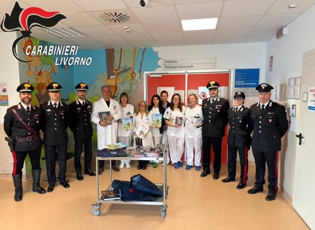 Livorno: i Carabinieri portano doni e auguri ai piccoli pazienti del reparto di Pediatria