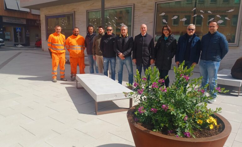 Livorno, via Serristori: completata la nuova piazzetta al posto del vecchio spartitraffico