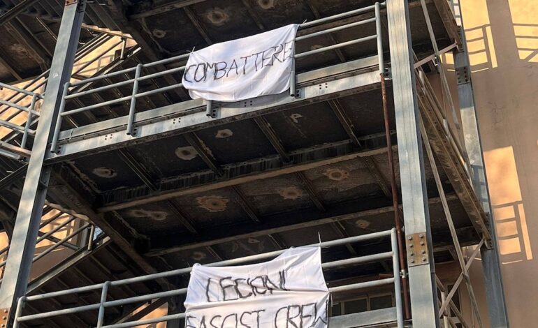 Striscioni fascisti al Cecioni, Giovani Democratici: “Non sono ragazzate”
