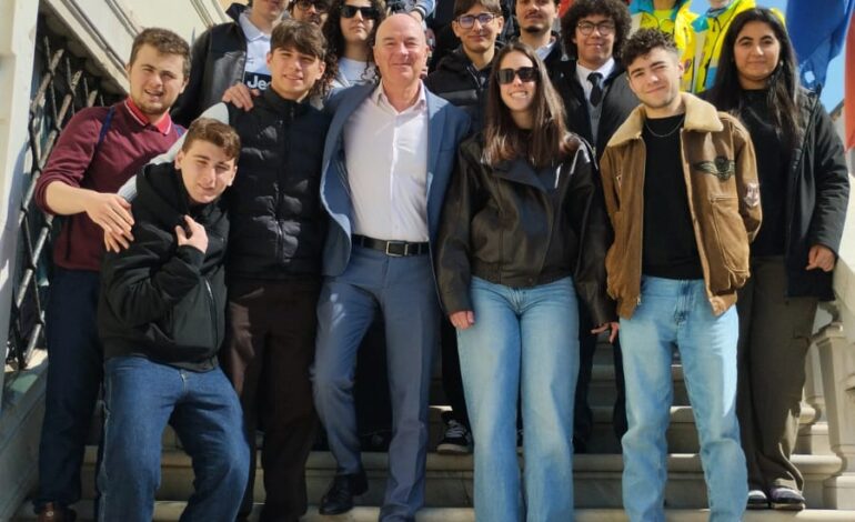Progetto di Cittadinanza Attiva e Protezione Civile: gli studenti del Buontalenti incontrano il Sindaco